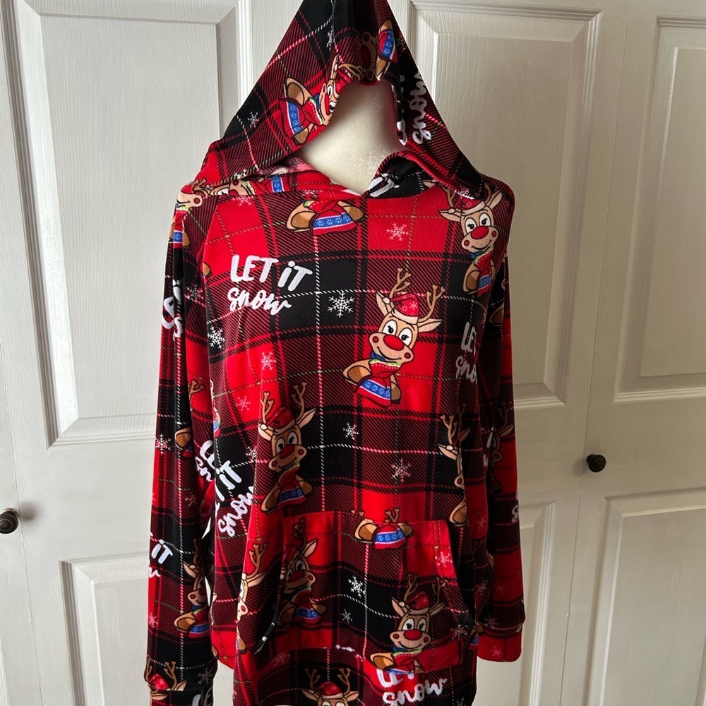 hoodie No Boundaries woman/teen 19 size xxl plush top shirt Let It Snow